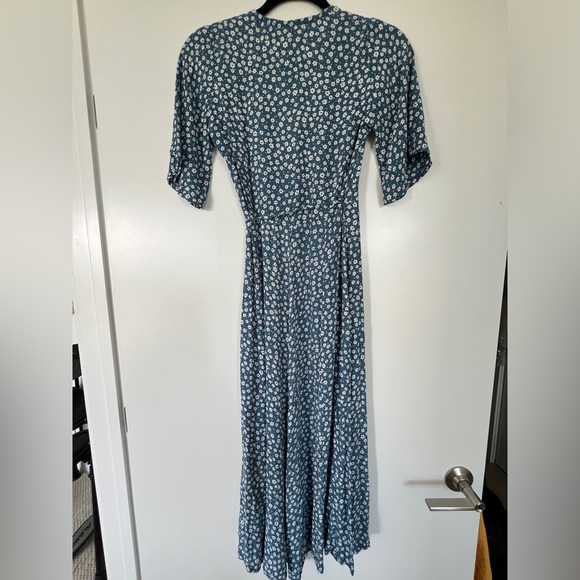 Faithfull the Brand Rivera light blue floral wrap dress size 2 - Picture 4 of 9